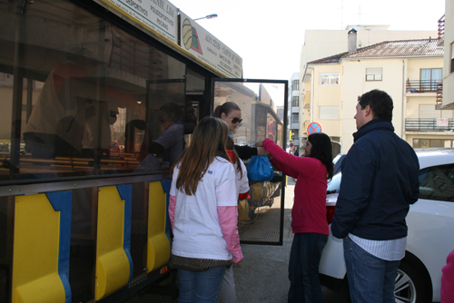 Famílias carenciadas de Bragança recebem almoço solidário