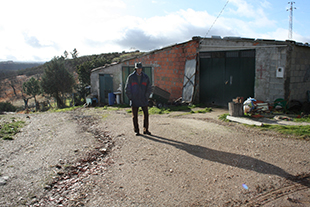 Habitante de Edrosa quer alcatrão em caminho
