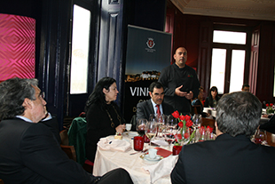 Chefe alia tradição e modernidade