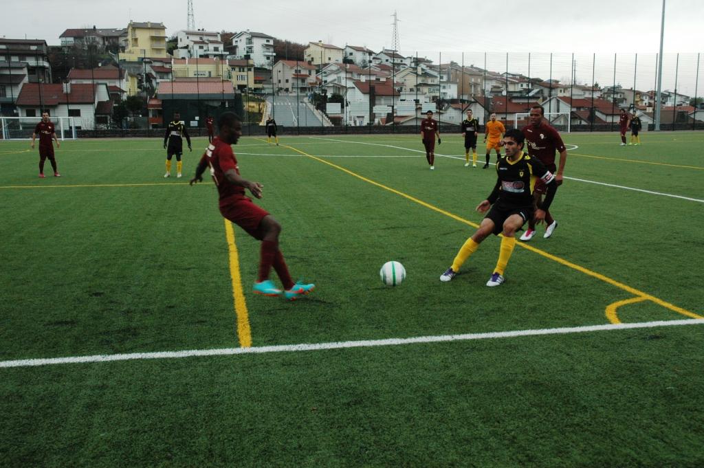 Rebordelo tira liderança aos Estudantes