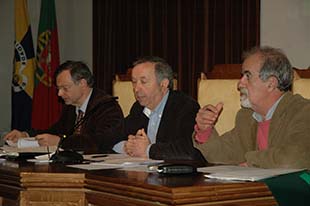 Assembleia com novos órgãos, mas esvaziada de funções