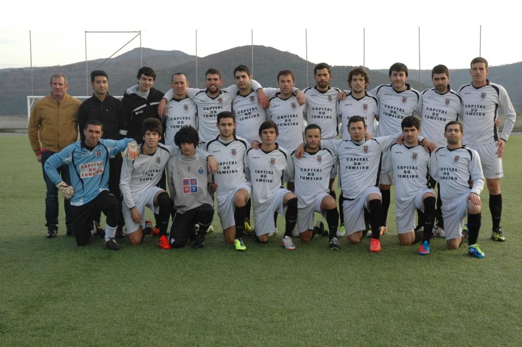 Vinhais vence líder