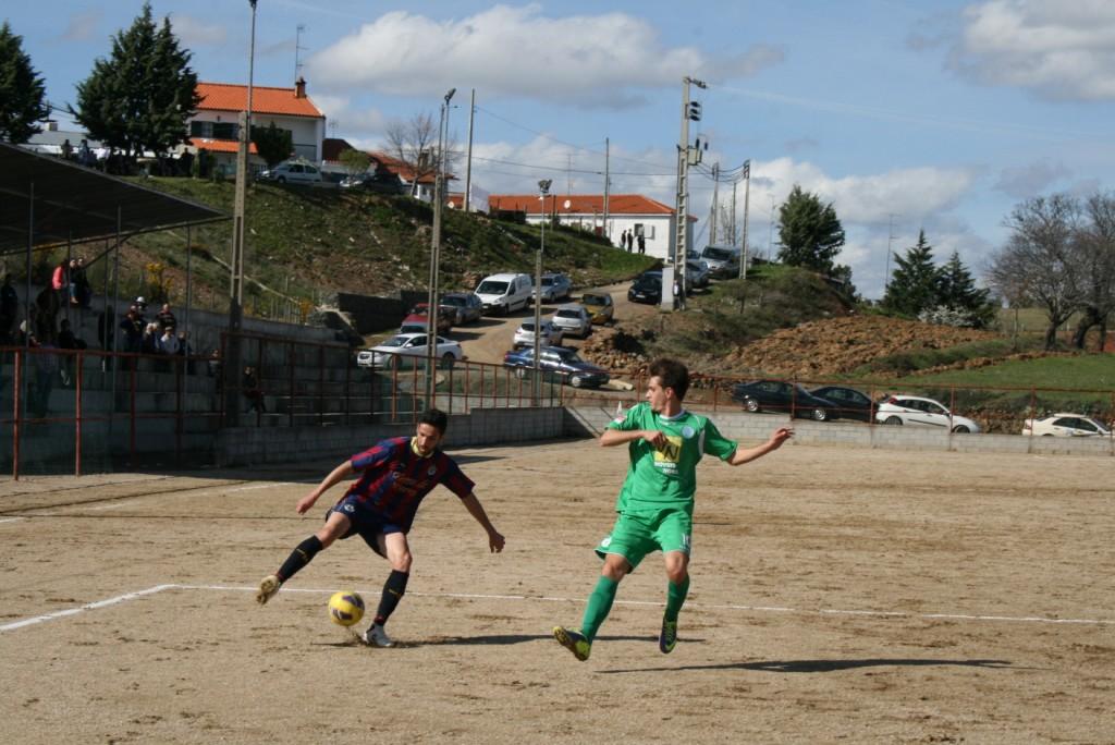 Argozelo dá goleada ao Moncorvo e adia festa do título