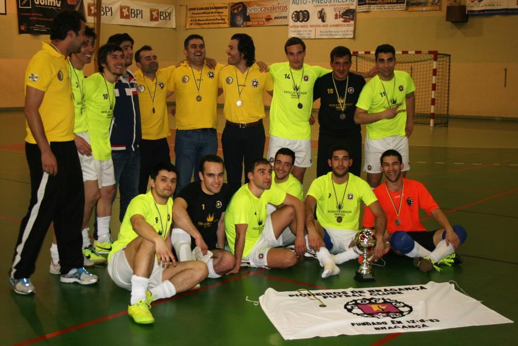 Pioneiros fazem a dobradinha