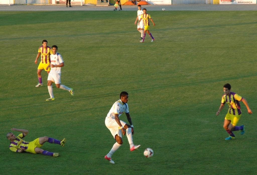 GDB regressa às vitórias