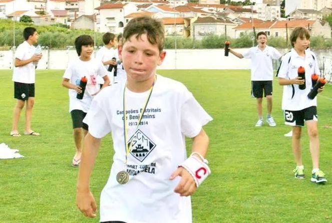 Goleador do distrital de benjamins assina pelo F.C.Porto