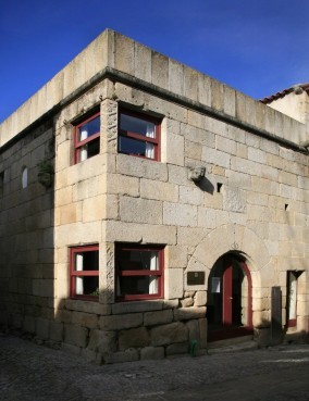 “Casa da Lhéngua” vai servir de centro de documentação e aprendizagem da língua mirandesa