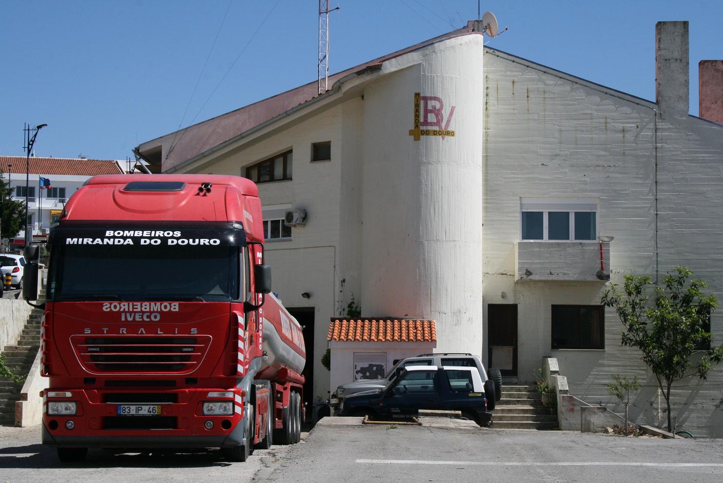 Bombeiros de Miranda do Douro recebem equipamento angariado em campanha nacional