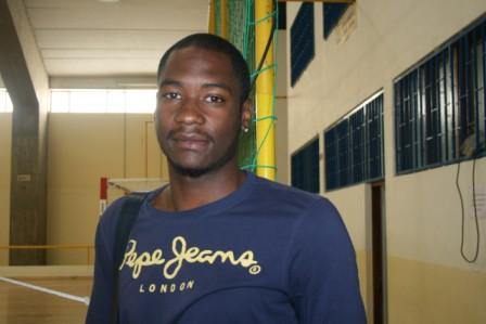 Samir na mira de equipas da Liga Profissional