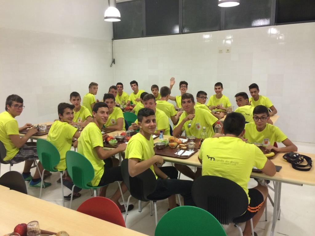 Escola Municipal de Futebol de Miranda do Douro em estágio no Barrocal do Douro