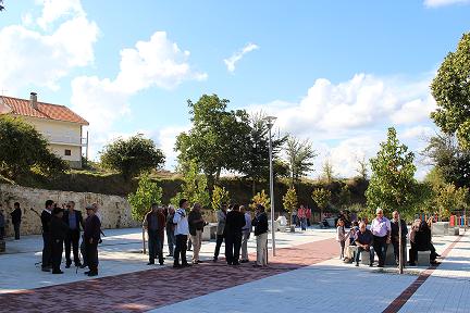 Bornes inaugura parque de lazer