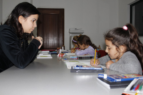 Crianças de Vale das Fontes têm aulas de estudo acompanhado