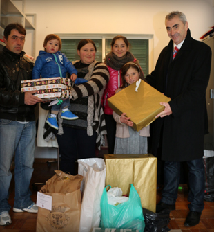 Câmara entrega cabazes de Natal