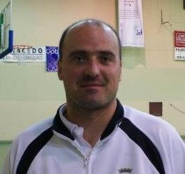 Costinha perto de treinar em Inglaterra