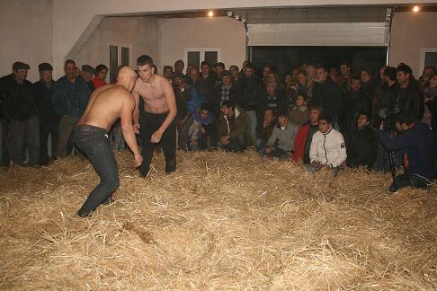 Galhofa e Corrida de Roscas marcam a Festa dos Rapazes em Parada