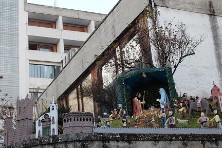 Artesão fez presépio com cerca de 300 figuras em Bragança