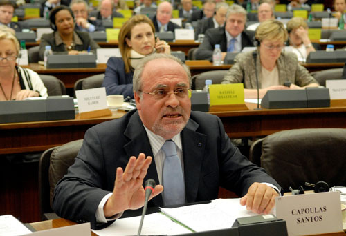 Capoulas Santos defende criação de gabinetes concelhios de apoio à agricultura