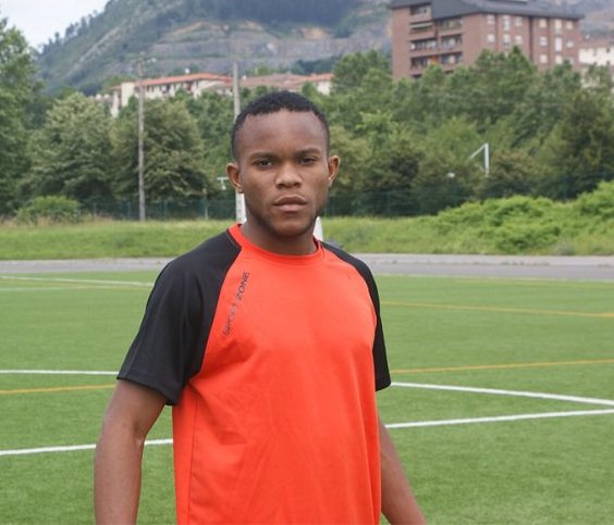 Djo Djo (ex-Freamunde) reforça ataque do S.C.Mirandela