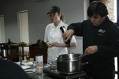 Gomas e bombons de azeite no Festival do Azeite Novo em Mirandela
