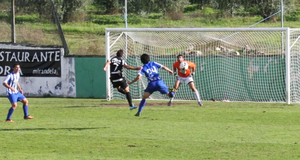 S.C.Mirandela à espreita do primeiro lugar