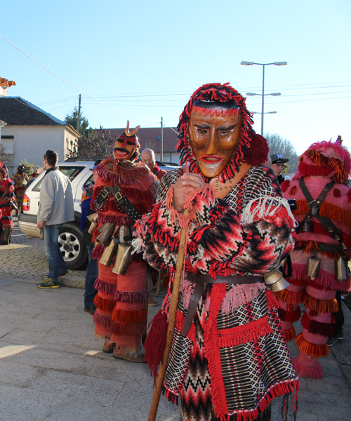 Salsas junta caretos do Nordeste Transmontano e de Espanha na Festa de Reis