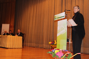 Ministra anuncia encerramento de Repartições de Finanças