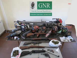 Detido suspeito de tráfico de armas e de droga