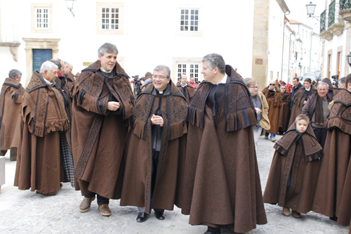 Mais de cem capas desfilaram em Miranda do Douro
