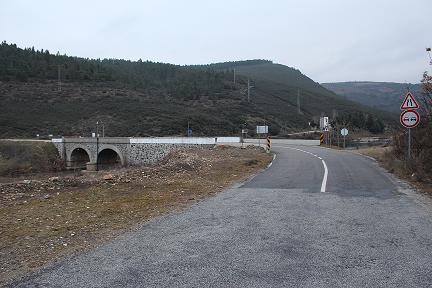 Habitantes de Pinelo reclamam melhores acessos à aldeia