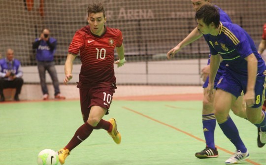 Portugal empata (1-1) com Ucrânia com Arnaldo e Freitas em campo