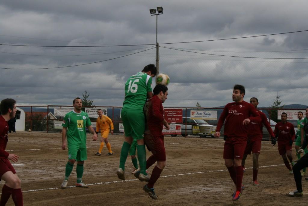 Argozelo com o pensamento na vitória e à espreita da liderança