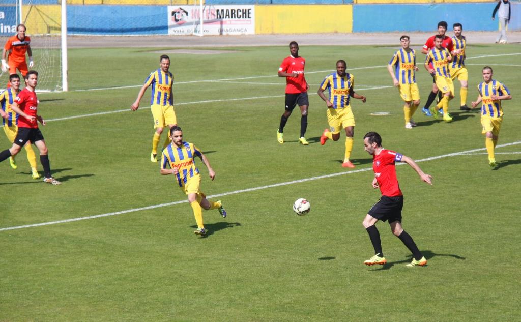 G.D.Bragança sofre derrota caseira