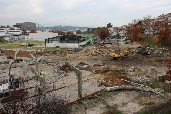 Campo de Relva Sintética de Mirandela deverá estar concluído em Junho de 2015