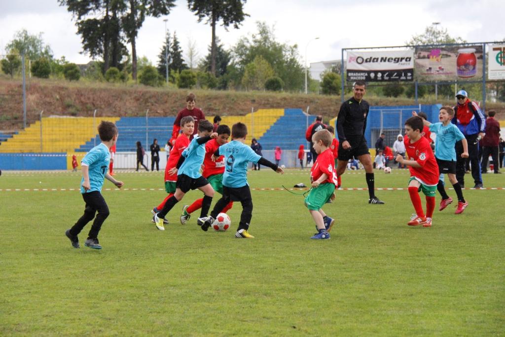 Torneio de Futebol Solidário ajuda Casa de Trabalho