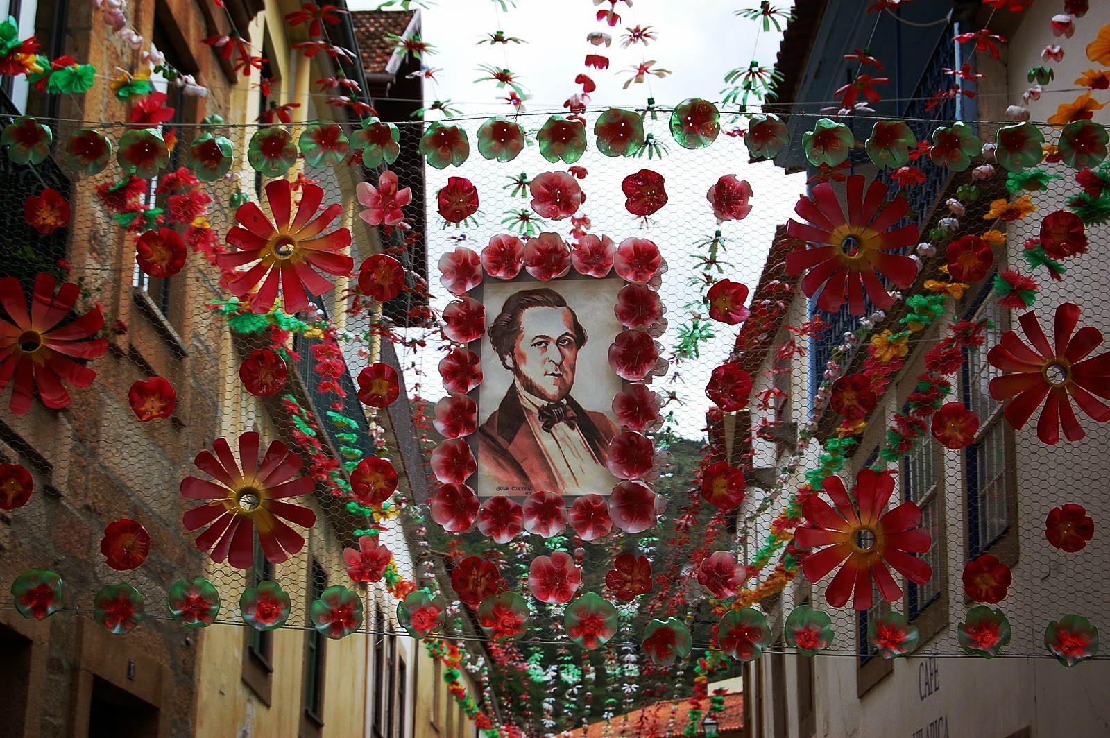 Torre de Moncorvo vestido de flores para homenagear Constantino