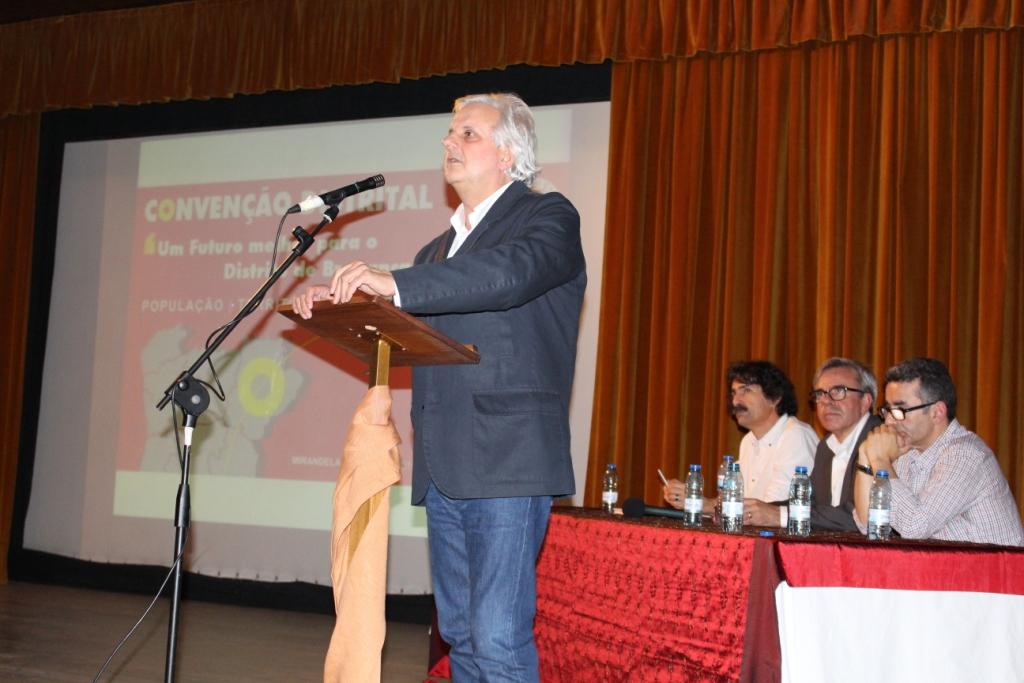 Distrital do PS preocupada com demografia e economia