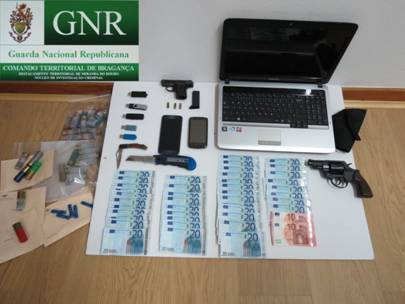 GNR de Miranda do Douro apreende armas
