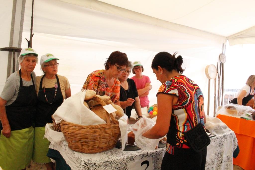 II Feira do Azeite e do Pão anima Macedo do Mato