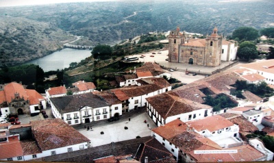 Placas bilingues para todas as freguesias de Miranda do Douro