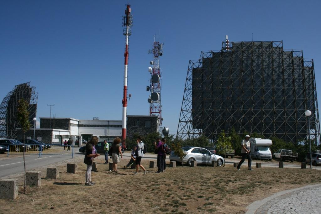 Antenas parabólicas na Serra da Nogueira voltam a funcionar por dois dias