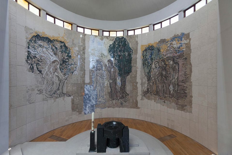 Mosaicos de 70 mil euros embelezam batistério da Catedral de Bragança