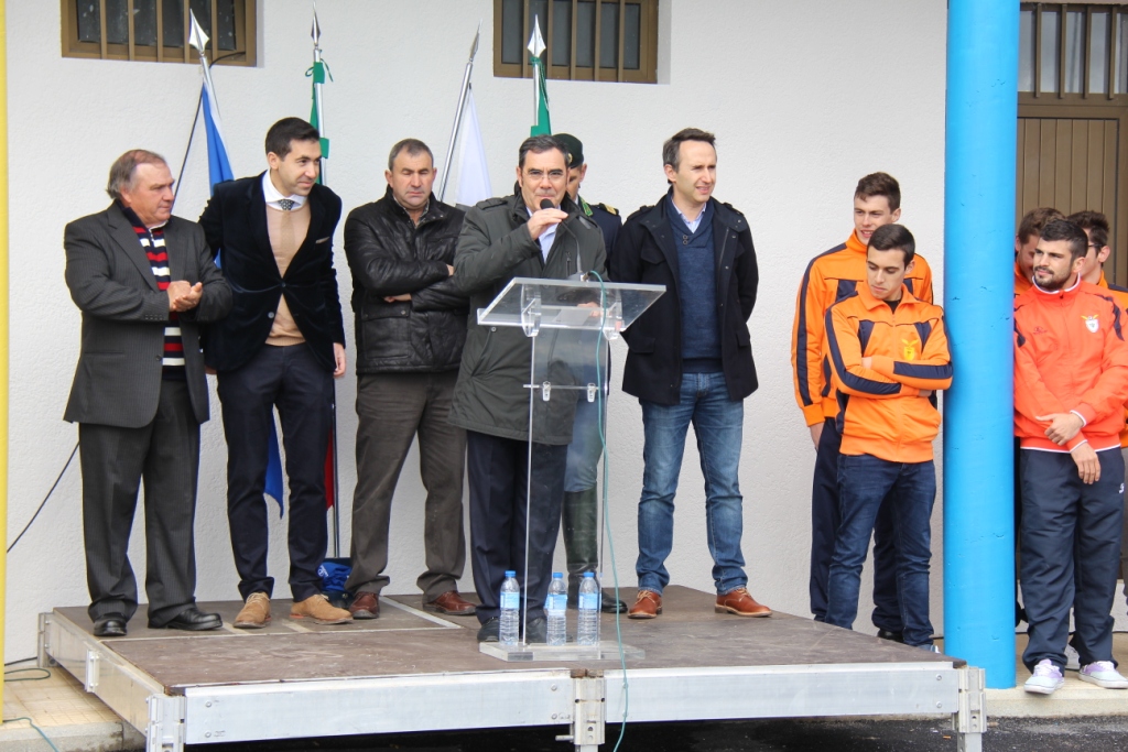 Rebordelo inaugura campo de relva sintética