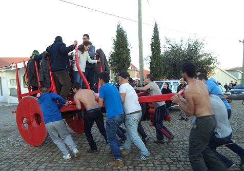 Tradições de Inverno de Parada terminam hoje com “Corrida da Rosca” e “Galhofa”