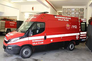 Bombeiros de Vila Flor ganham ambulância com ajuda de empresa de vinhos e Município