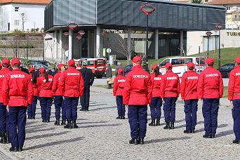 Bombeiros de Mogadouro inauguram ambulância em dia de aniversário