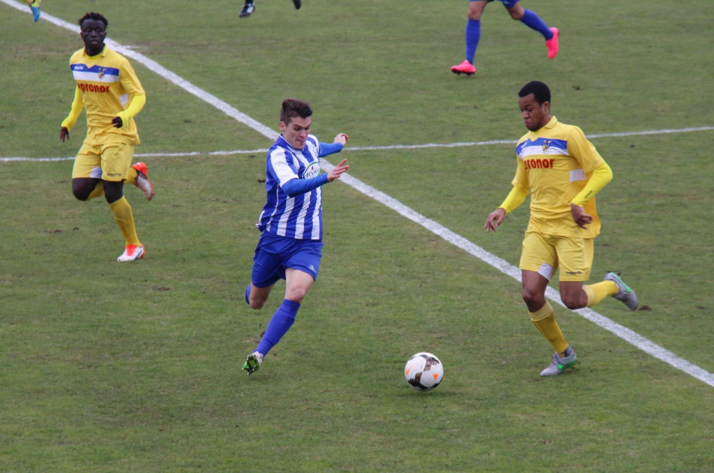 Empate (2-2) adia para a última jornada passagem à fase de subida