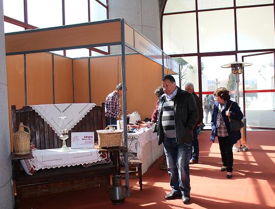 Centenas de turistas rumaram a Vila Flor para ver as amendoeiras