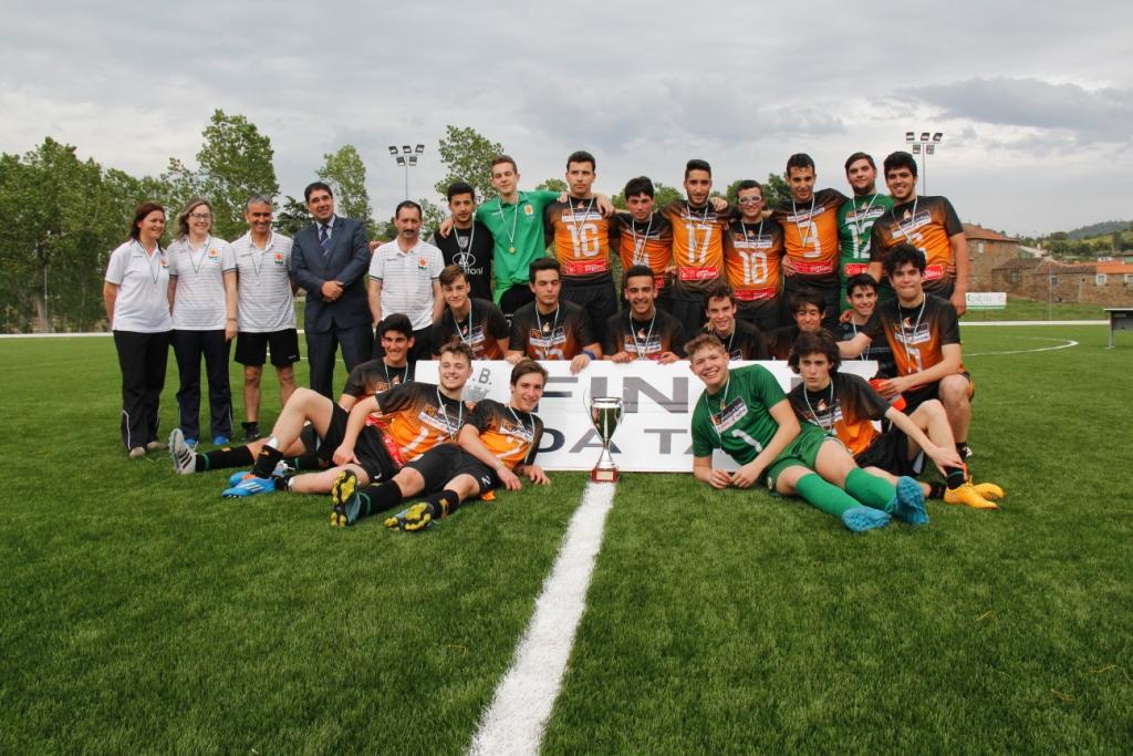 G.D.Cachão faz a dobradinha em juvenis