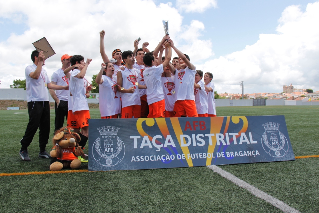 Montes Vinhais vence Taça Distrital de Iniciados
