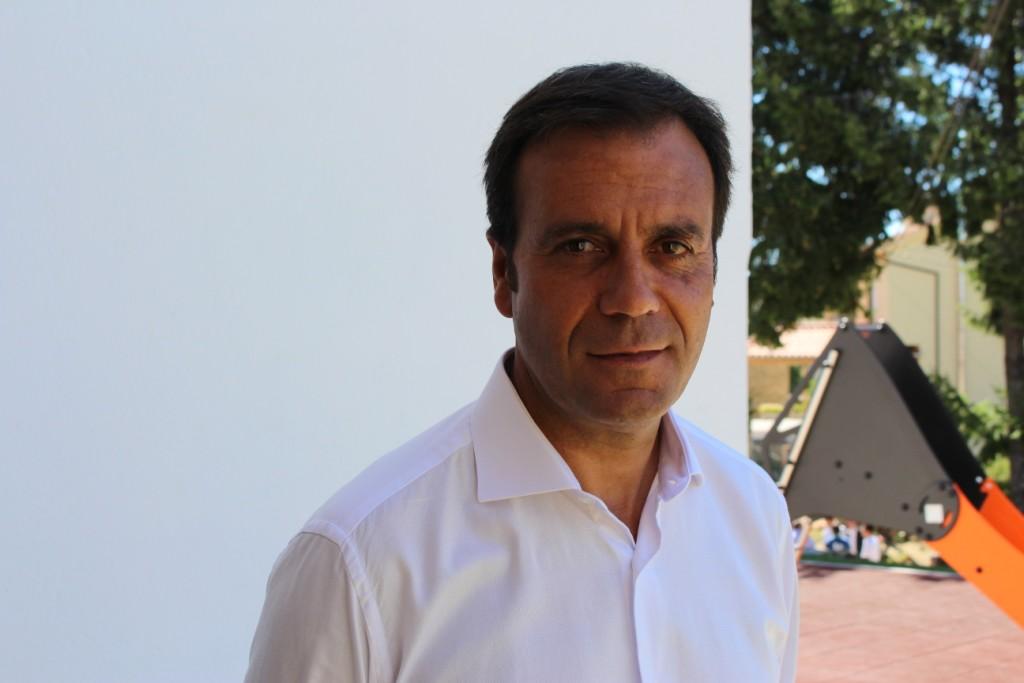 Hernâni Dias lamenta exoneração de Emídio Gomes e critica “atentado à dignidade das populações”